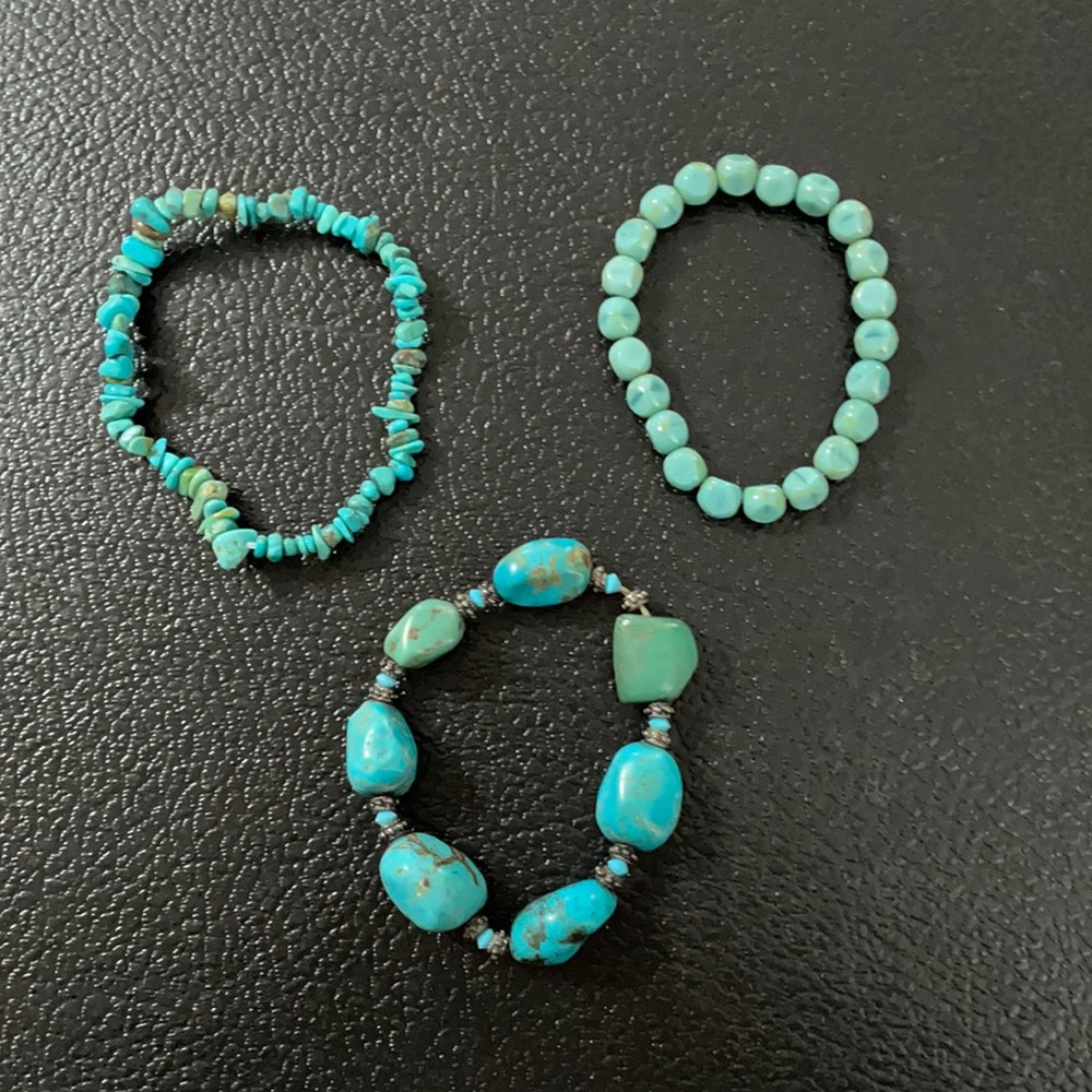 Set of 3 turquoise colored bracelets